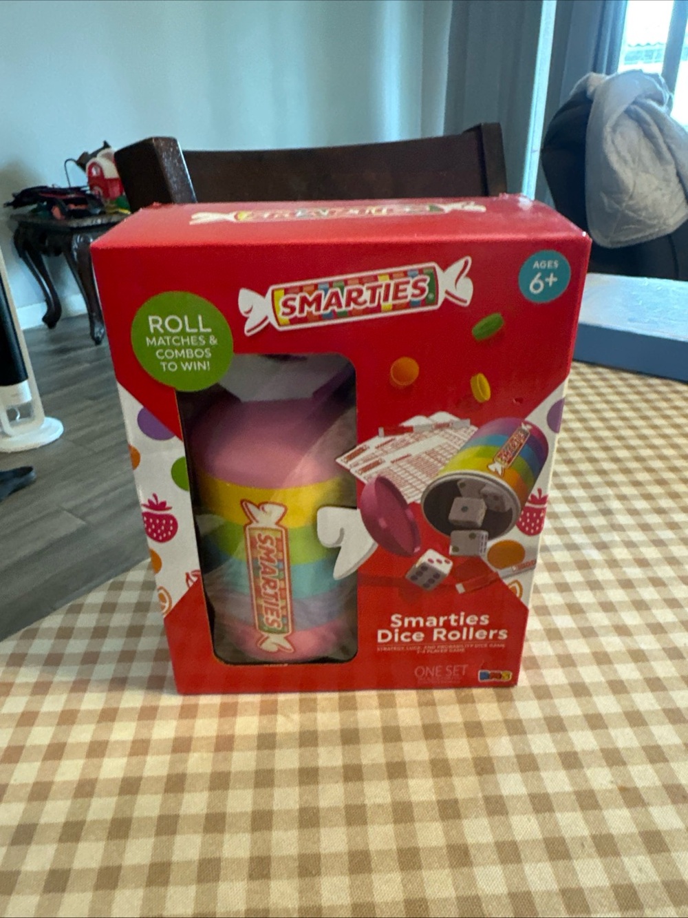 Smarties Dice Rollers Game - Pink & Rainbow